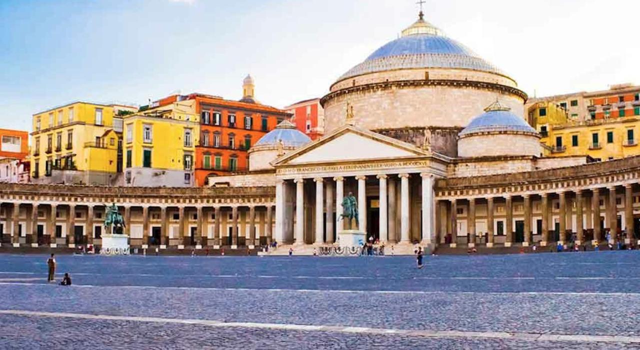 Donn'anna Center * Naples